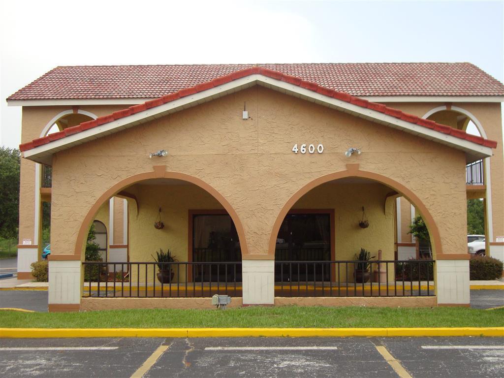 Goldstar Inn & Suites Kissimmee Exterior photo